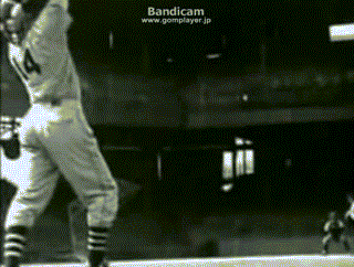 火の玉投手ボブ フェラーと大リーグ最速記録投手アロルディス チャップマンの比較 大リーグで主流の投球フォーム